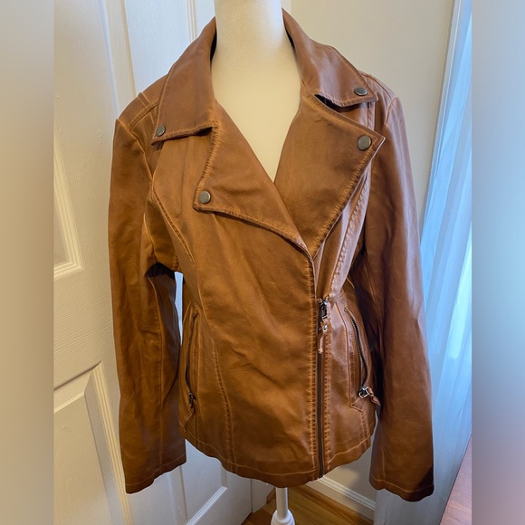 Max Studio Jackets & Blazers - Max Studio Faux Leather Jacket - Size L